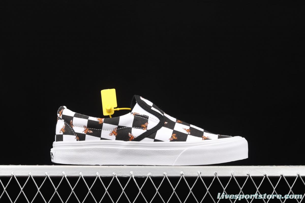 Vans Slip-On big black and white checkerboard small bee printed low-top canvas shoes VN0A33TB9EH