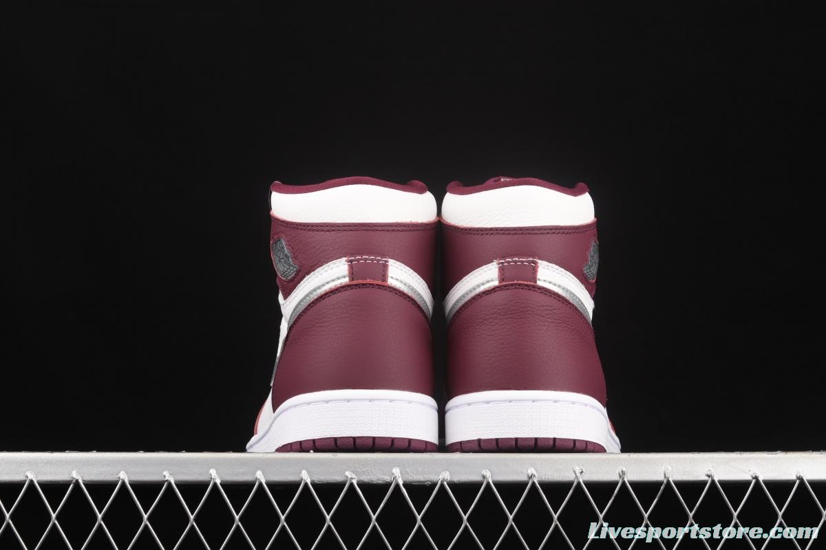 Air Jordan 1 Retro High OG Bordeaux Bordeaux burgundy high top basketball shoes 555088-611