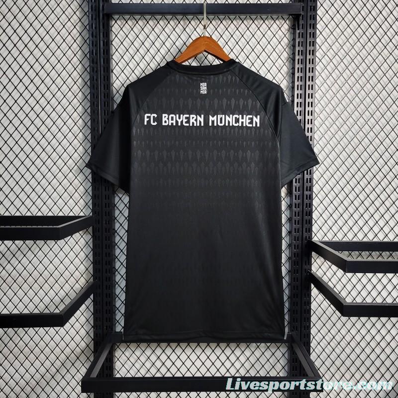 23-24 Bayern Munich Goalkeeper Black Jersey